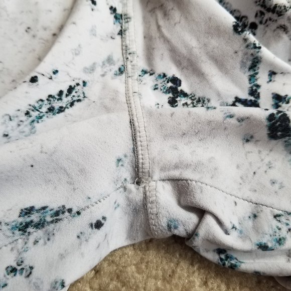 Varley | Pacific Sport Leggings in Python Print - Picture 9 of 9